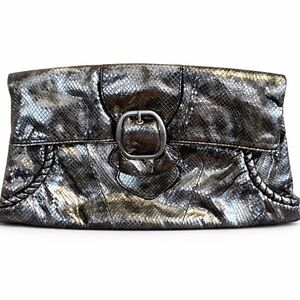 JESSICA SIMPSON Women's Foldover Clutch Silver Metallic Snakeskin Python Bag